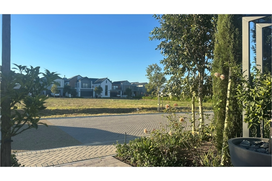 To Let 3 Bedroom Property for Rent in Lemoenkloof Western Cape